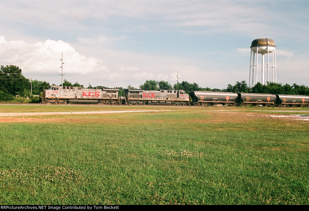 Northbound empty grain